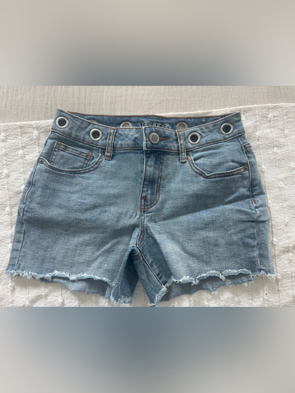 Maurice’s denim jean cut off shorts size 4